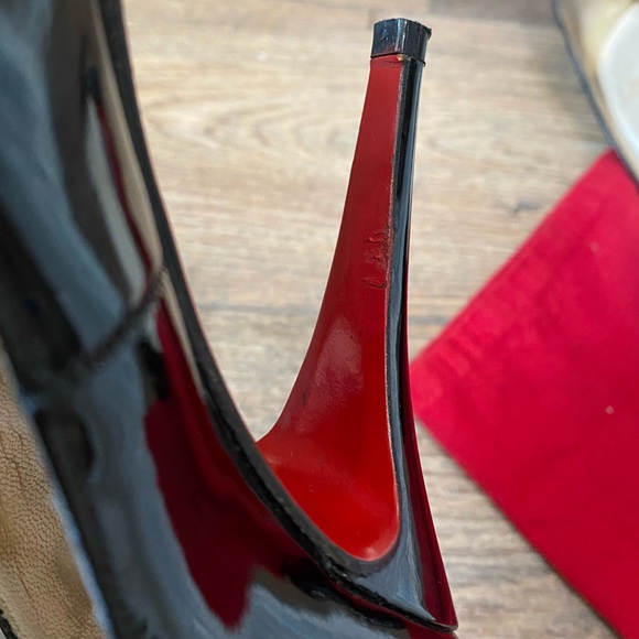 Christian Louboutin black patent leather pumps with dust bag, size 37 - Picture 5 of 5